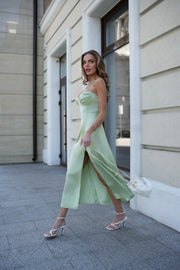 ELEGANTIŠKA SATINO SUKNELĖ